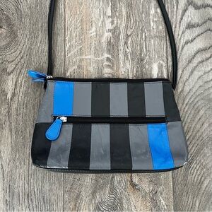 ILI New York Genuine Leather Crossbody Bag